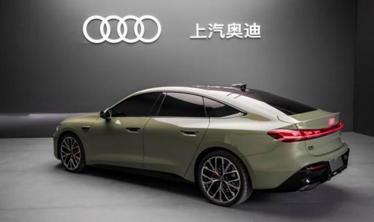 解密2025款上汽奥迪A5L，配置升级！动力升级！
