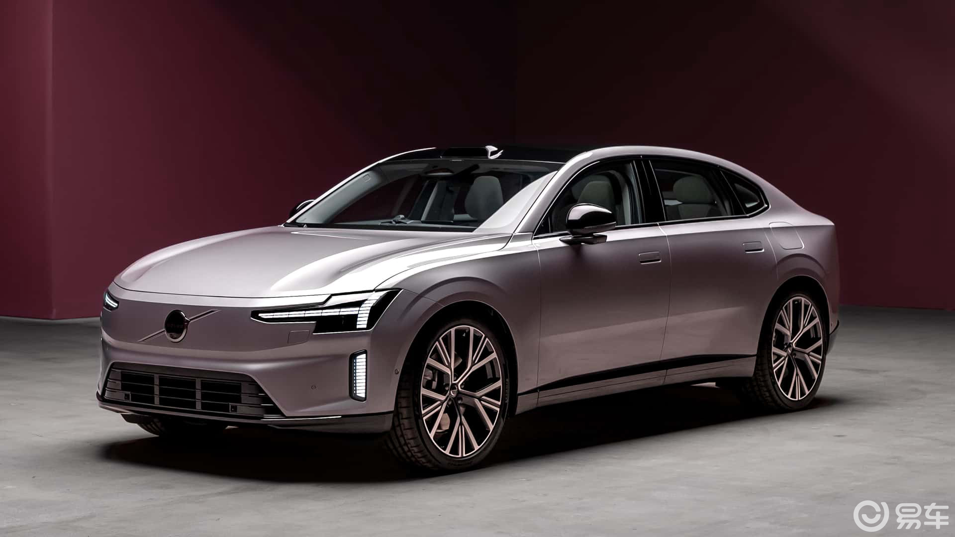 沃尔沃ES90正式亮相，对手锁定特斯拉Model S
