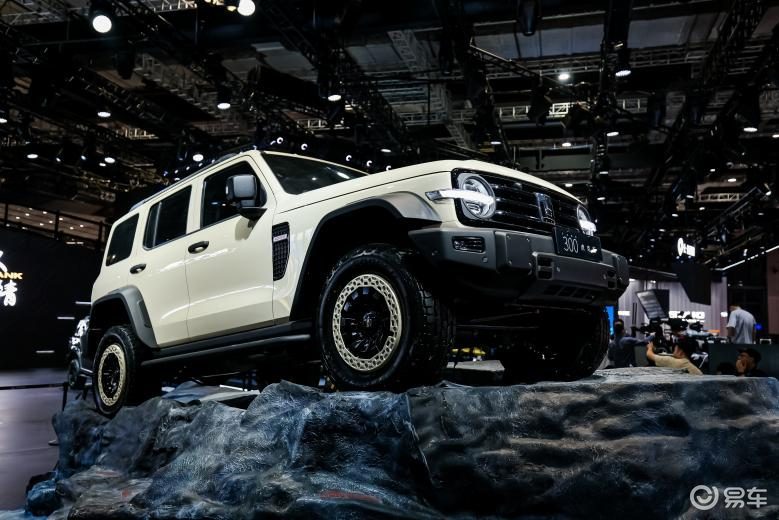 坦克4.0T V8 破局：中国品牌从动力匮乏到技术输出