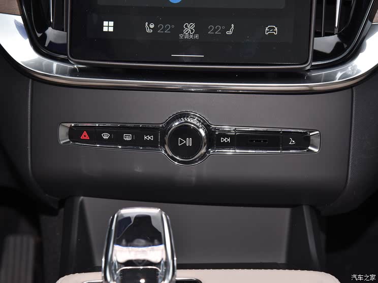 限时售价47.9万元起 提供5/6/7座车型 新款沃尔沃XC90正式上市