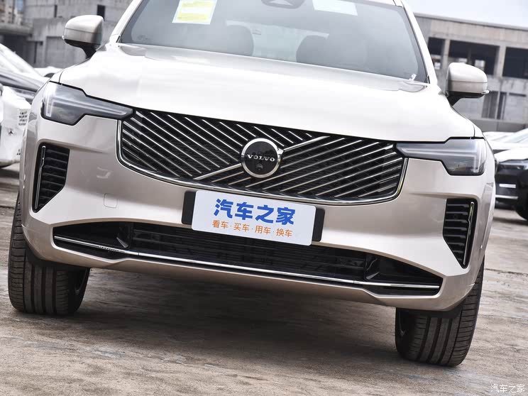 限时售价47.9万元起 提供5/6/7座车型 新款沃尔沃XC90正式上市