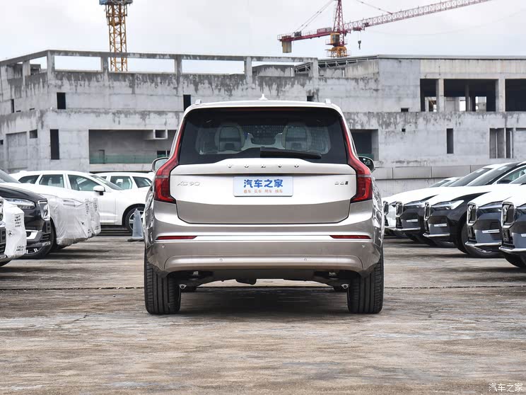 限时售价47.9万元起 提供5/6/7座车型 新款沃尔沃XC90正式上市