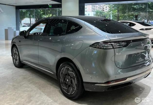 果断换车！24万降至16万，昊铂HT成更实用SUV选择