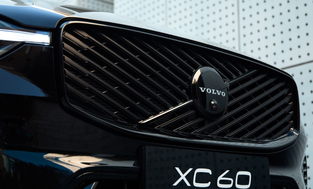 2026款沃尔沃XC60上市，25.49万起配置怎么选