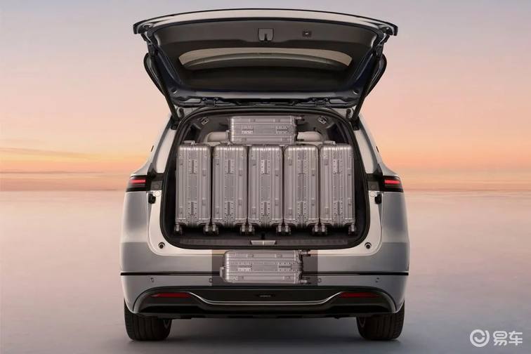 智驾同源 为何深蓝S09比问界M8更适合家庭用户?