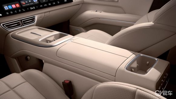 智驾同源 为何深蓝S09比问界M8更适合家庭用户?