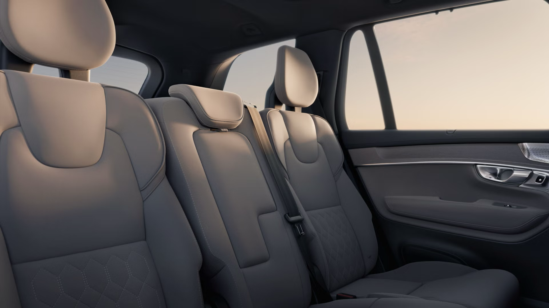 豪华SUV市场的理性之选,让家人安心才是真奢华。