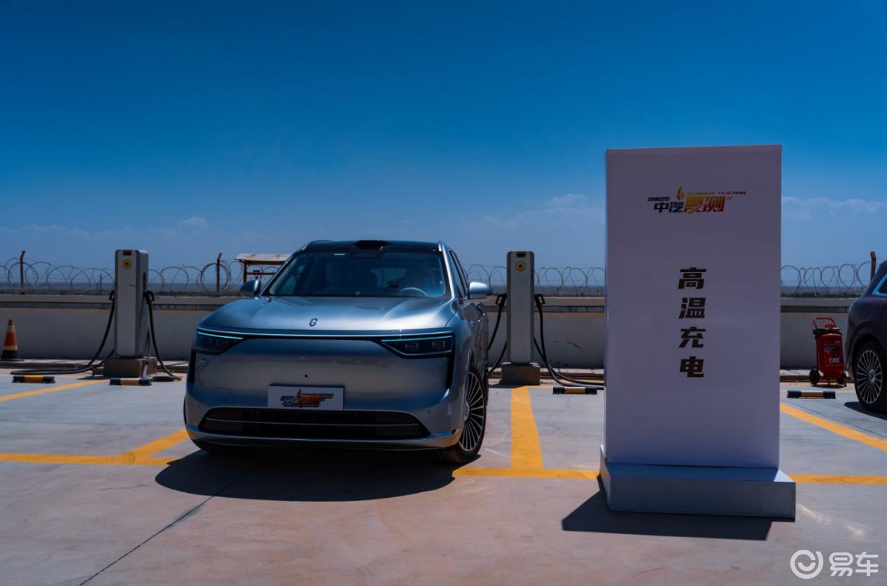 强光下130km/h刹停!问界M8的安全极限到底在哪儿?