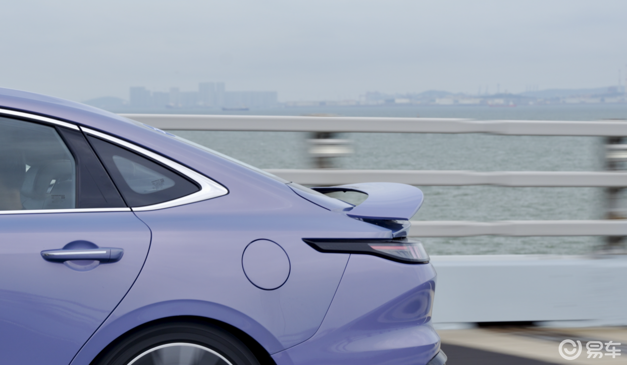 试驾长安第四代逸动：燃油“阿维塔”家轿，提供额外情绪价值