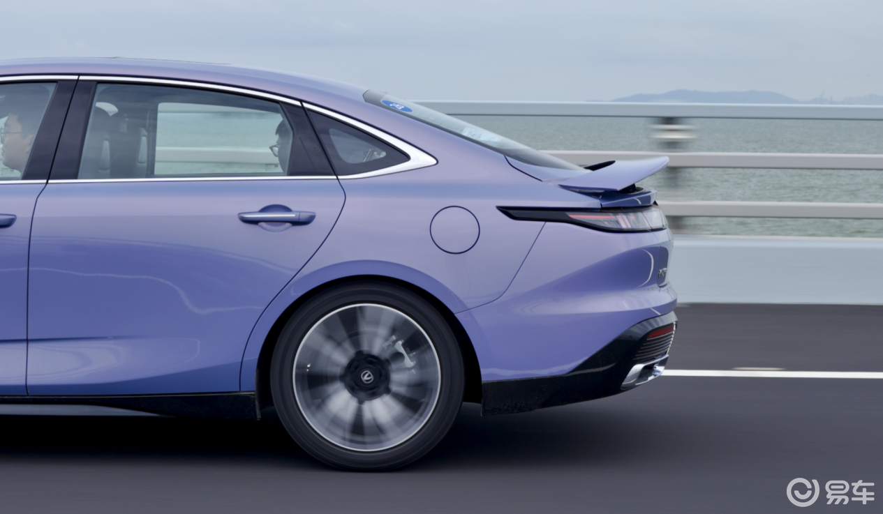 试驾长安第四代逸动：燃油“阿维塔”家轿，提供额外情绪价值