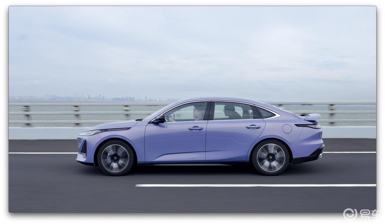 试驾长安第四代逸动：燃油“阿维塔”家轿，提供额外情绪价值