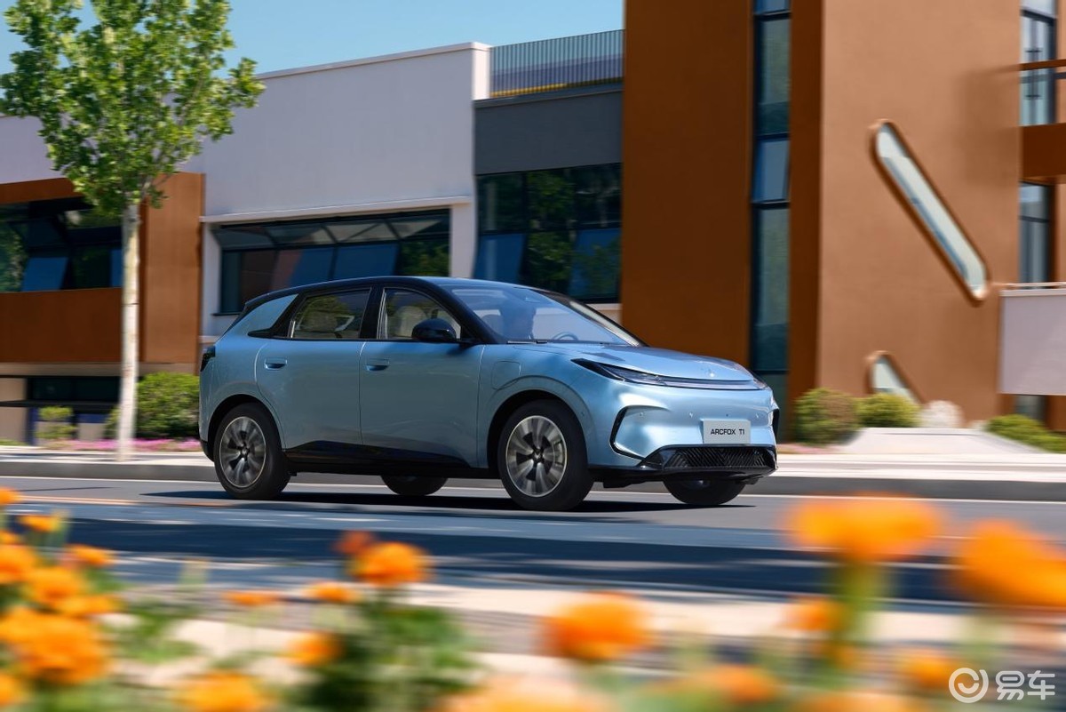 瞄准比亚迪海鸥、吉利星愿，极狐T1预售价6.88万元起