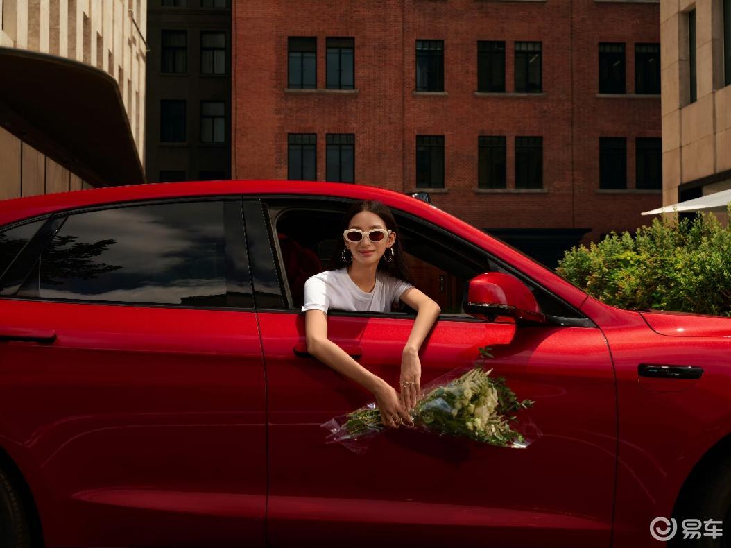 让瞬息之美 恒久跃动 问界新M5 Ultra跃影红开售