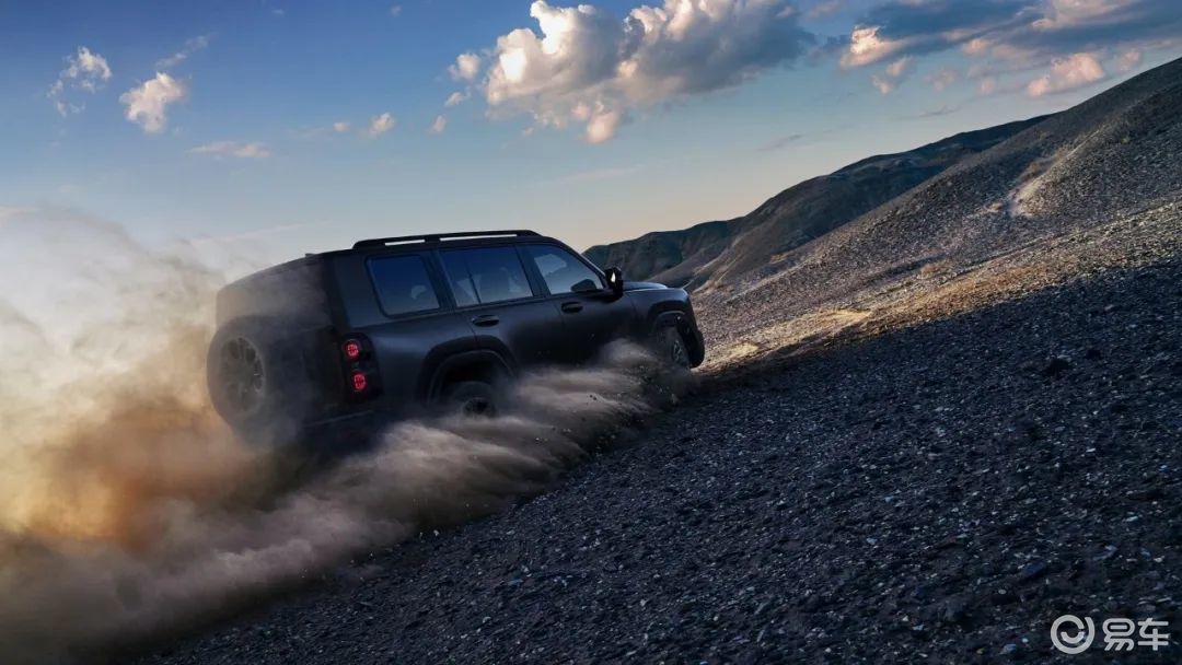 二代哈弗H9加推勇士版 黑武士+标配三把锁21.49万起