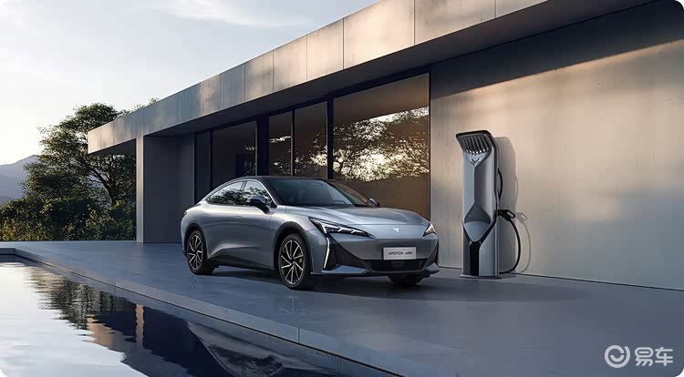 极狐这次动真格了！3.7秒破百性能，15万级别闭眼入？