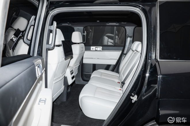 2025成都车展：方程豹钛7亮相