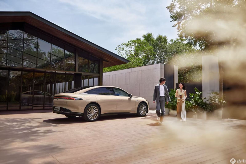 别克至境L7更多内饰信息公布：前排双零重力座椅 4头枕音响