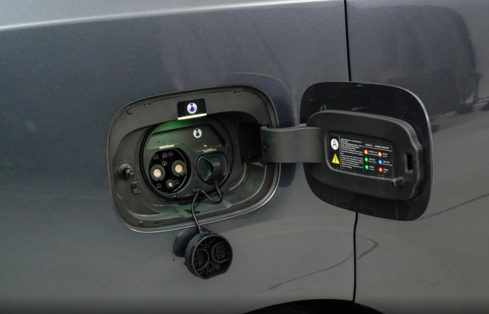 豪华中大型MPV怎么选？这车告诉你答案，售价亲民配置丰富