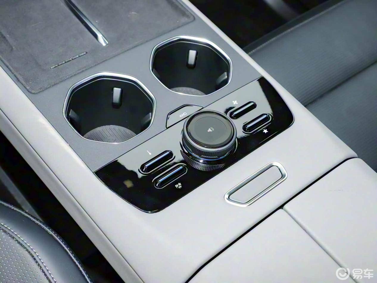 能升顶，能做饭，刚上市的这台SUV也太会玩了！