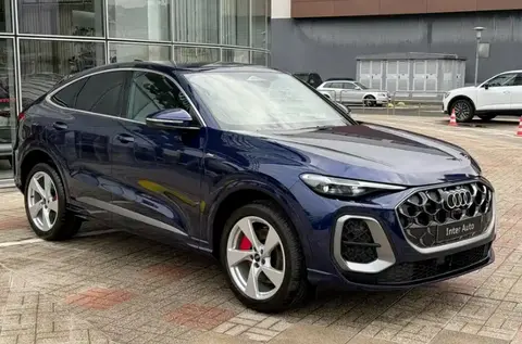 2026款奥迪Q5 Sportback，三联屏 + 运动座椅，豪华与运动兼得