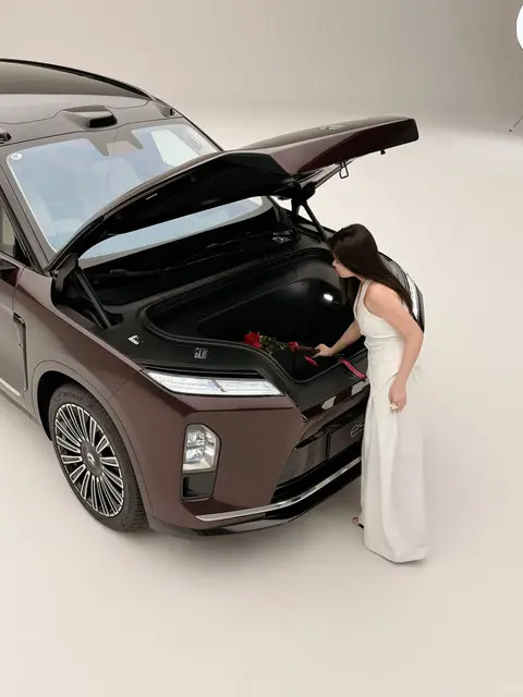 50万买台纯电SUV，凭啥选蔚来ES8？一个准车主的深度纠结与心动